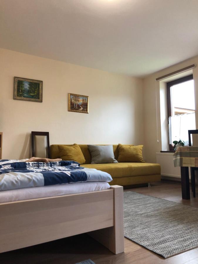 Privat Migac Appartement Vrbov Buitenkant foto