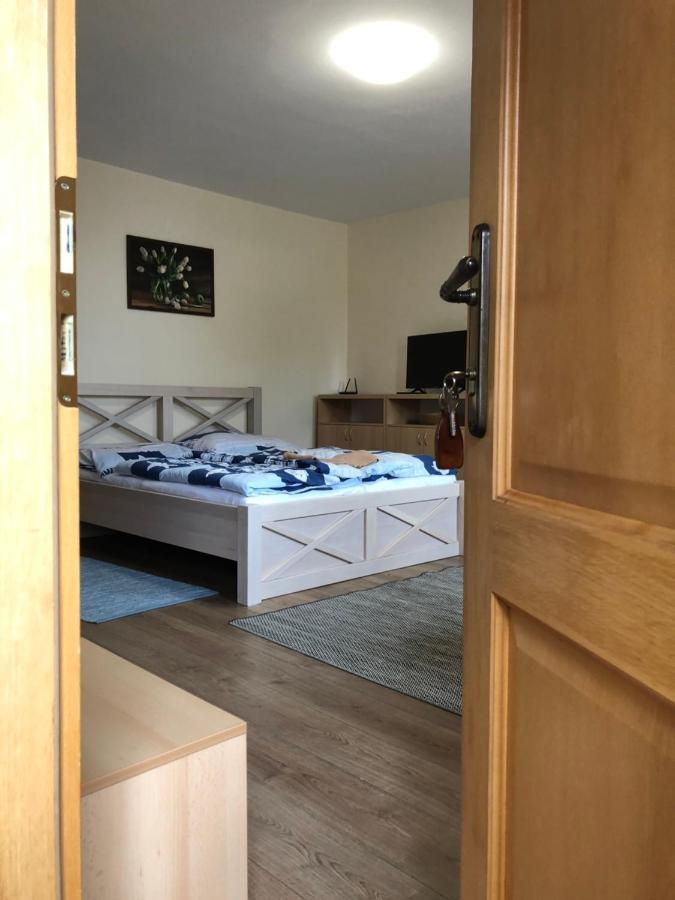 Privat Migac Appartement Vrbov Buitenkant foto