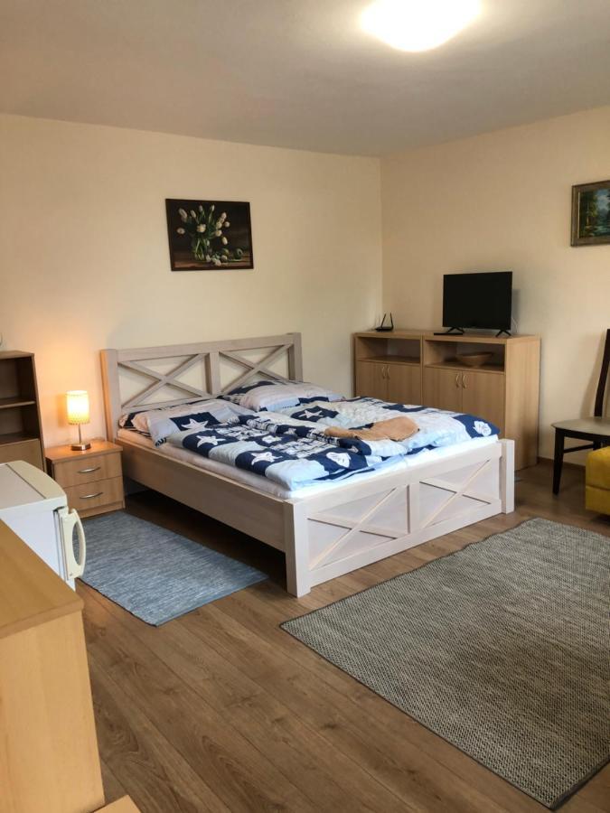 Privat Migac Appartement Vrbov Buitenkant foto
